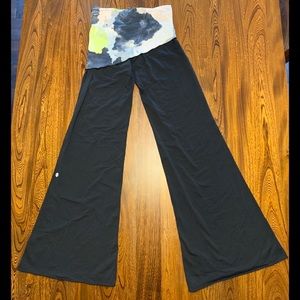 lululemon waltz reversible foldover flare pants, 6